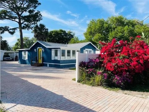 437 Pennsylvania Ave. Osprey, FL 34229 photo 3