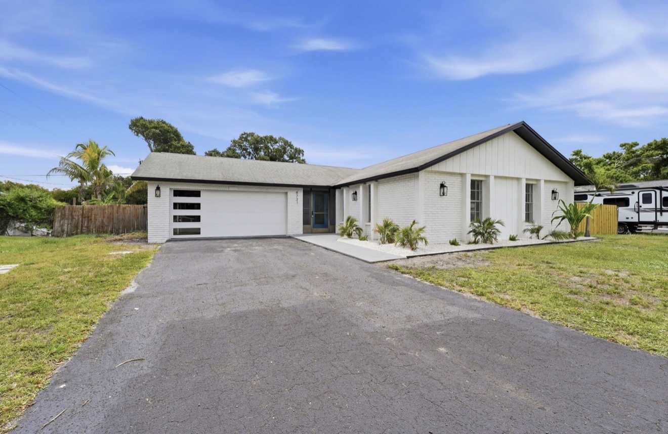 4731 Atlantic Ave. Sarasota, FL 34233