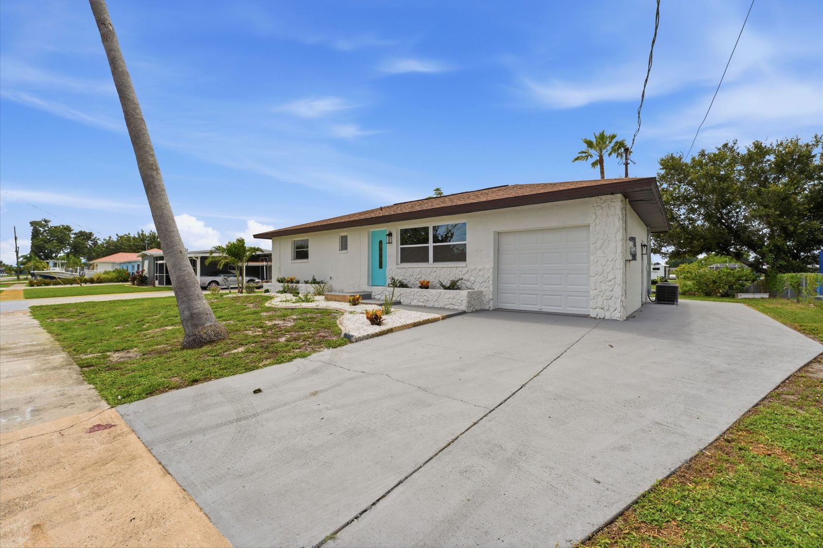 178 Dowling Ave. NE. Port Charlotte, FL 33952 photo 2