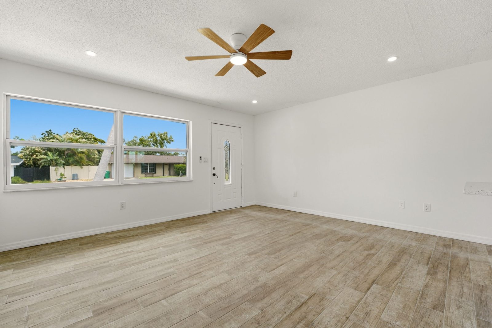 178 Dowling Ave. NE. Port Charlotte, FL 33952 photo 4