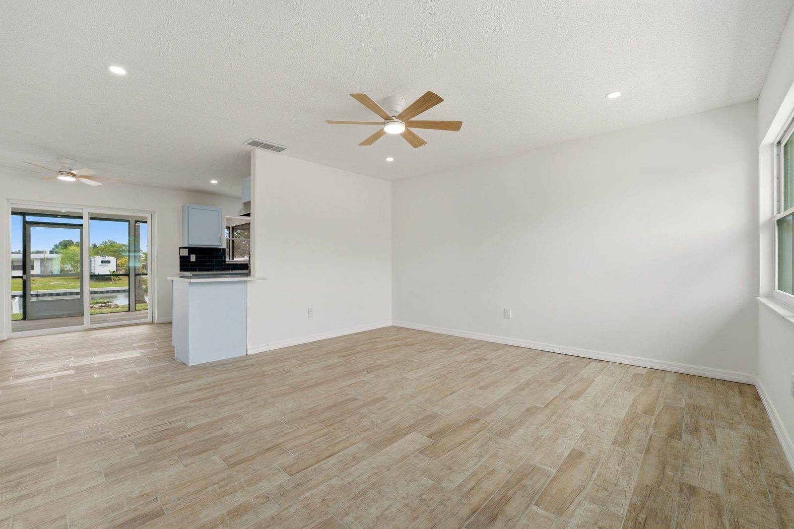 178 Dowling Ave. NE. Port Charlotte, FL 33952 photo 6
