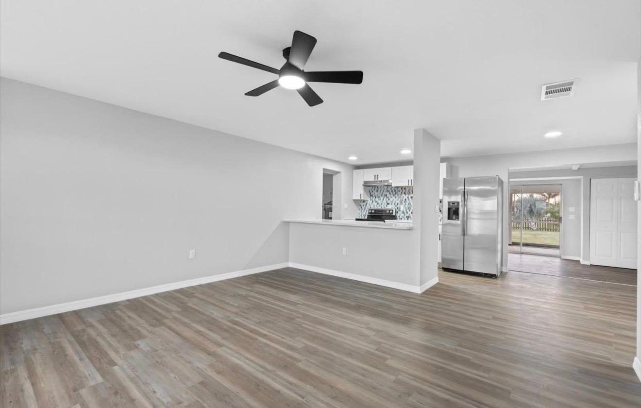 501 Grove Ave. NW. Port Charlotte, FL 33952 photo 3