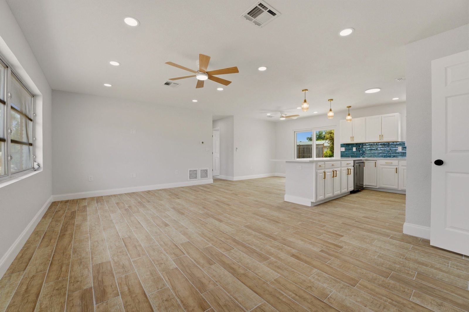 252 Moss Ln. Venice, FL 34293 photo 4