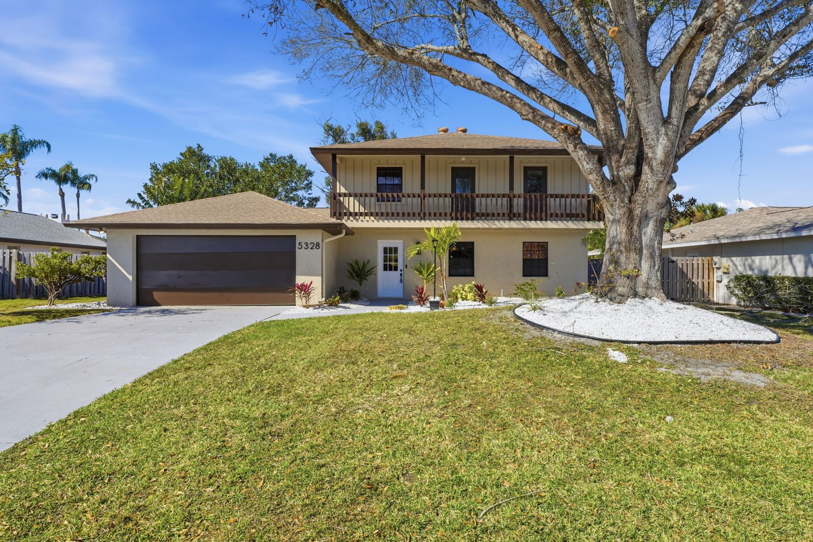5328 Fox Run Rd. Sarasota, FL 34231