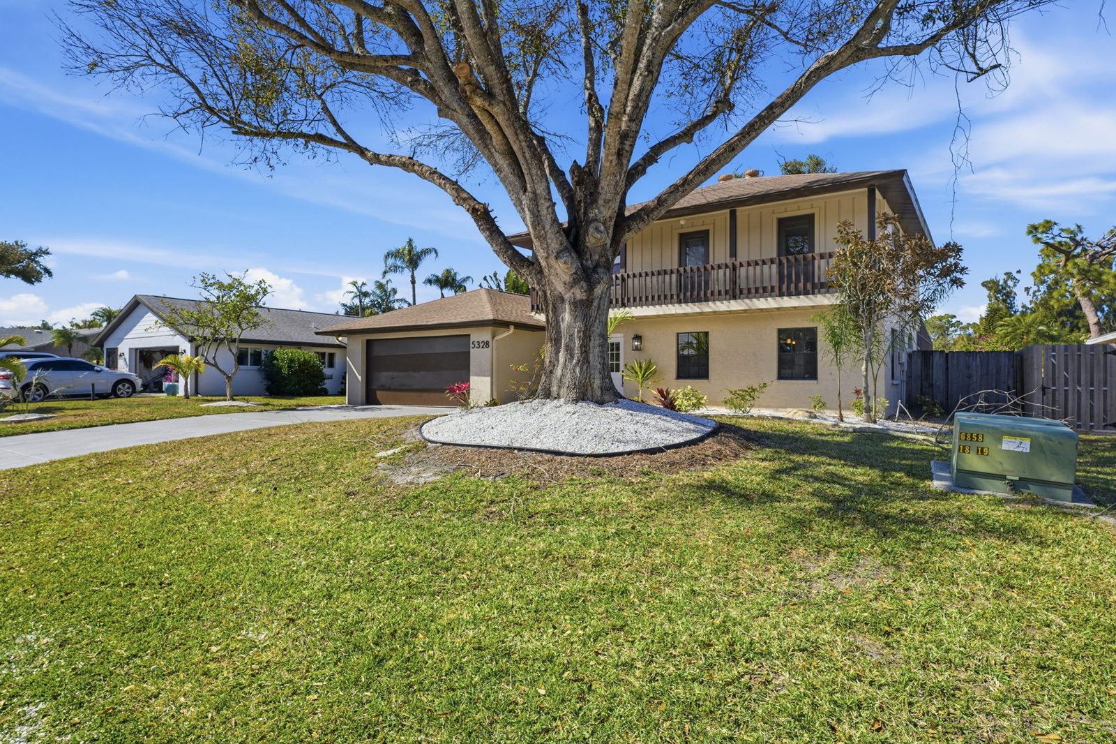 5328 Fox Run Rd. Sarasota, FL 34231 photo 2