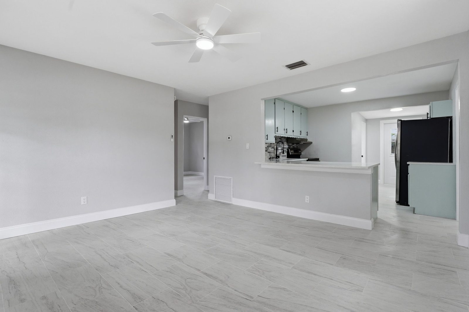4313 Midland Rd. Sarasota, FL 34231 photo 5