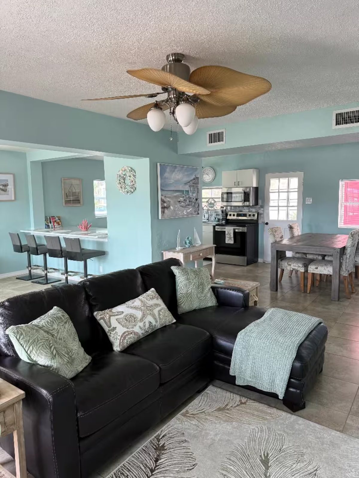 Pink Door Cottage Venice Island! Short Term Rental photo 2